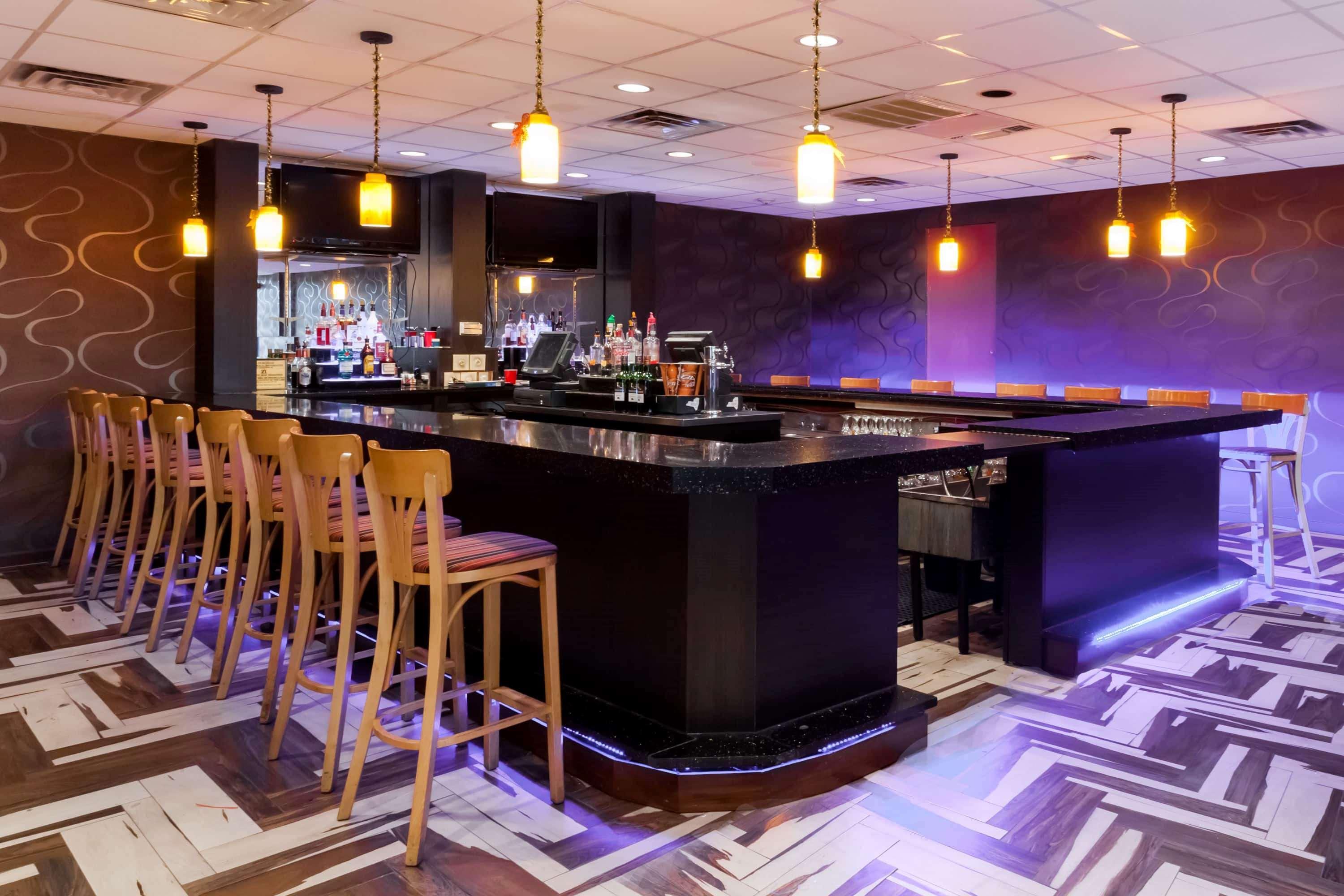 Отель Ramada By Wyndham Newburgh/West Point Экстерьер фото