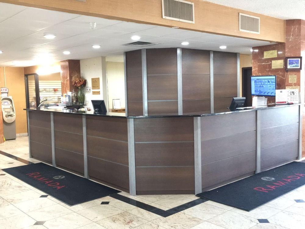 Отель Ramada By Wyndham Newburgh/West Point Экстерьер фото